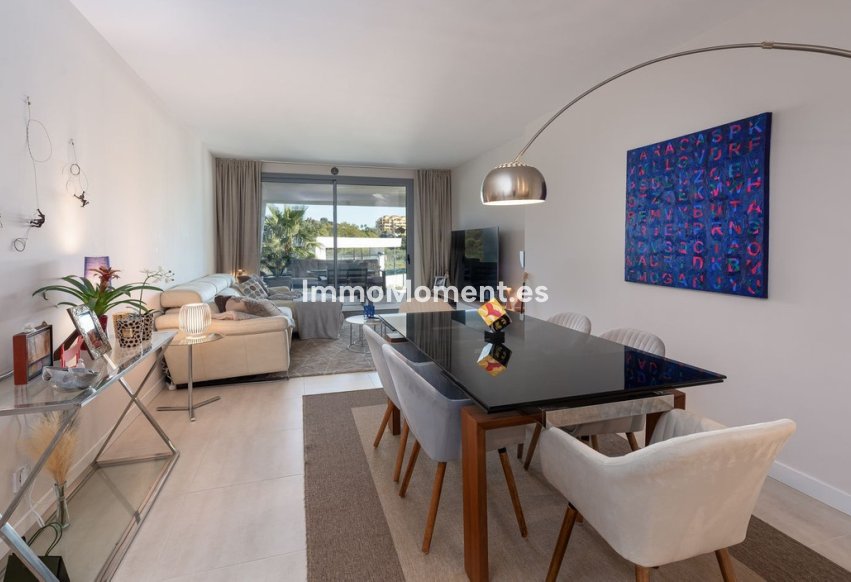 Resale - Apartment - Estepona - Selwo