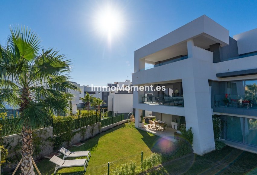 Resale - Apartment - Estepona - Selwo