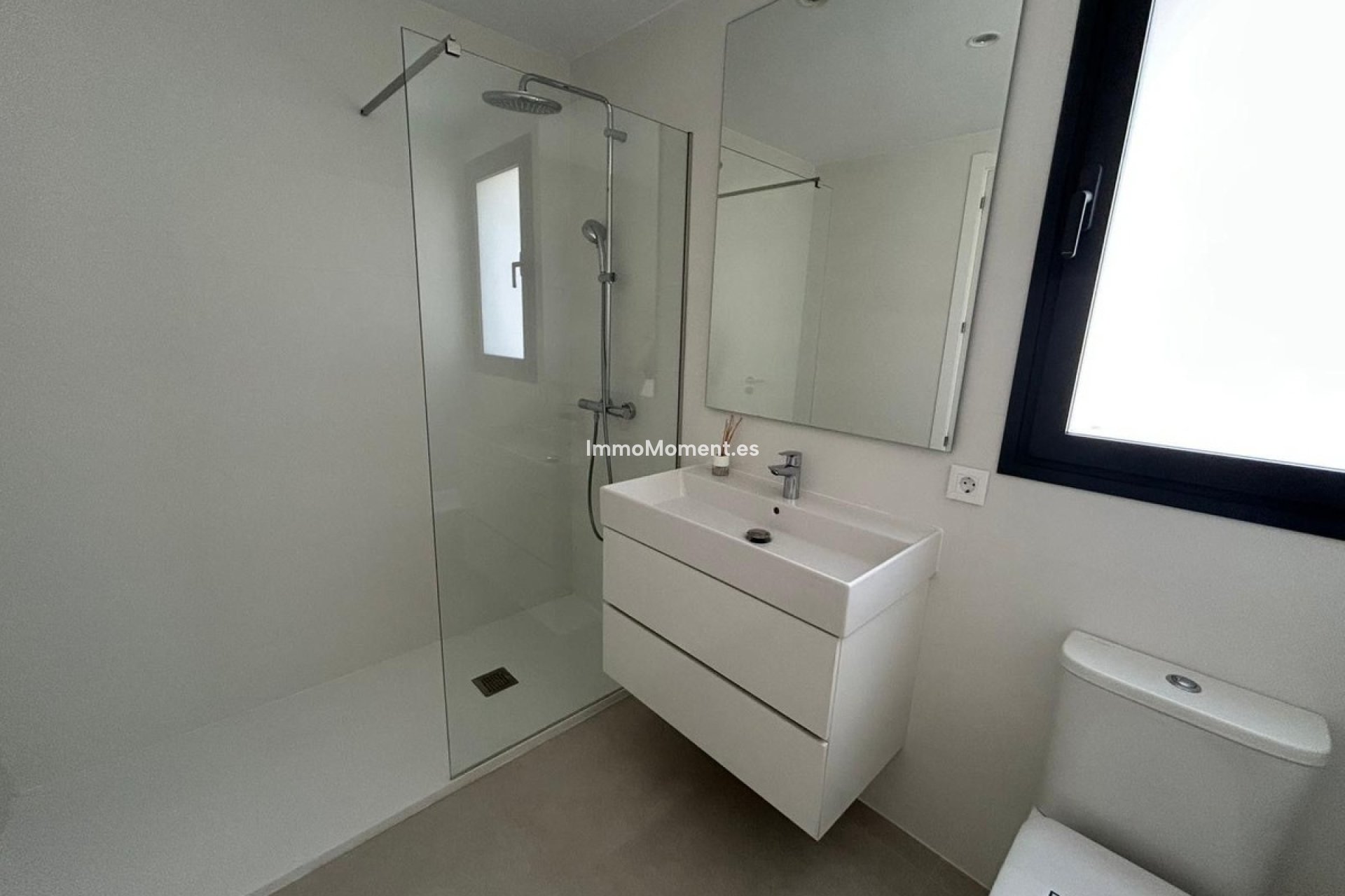 Resale - Apartment - Estepona - Selwo