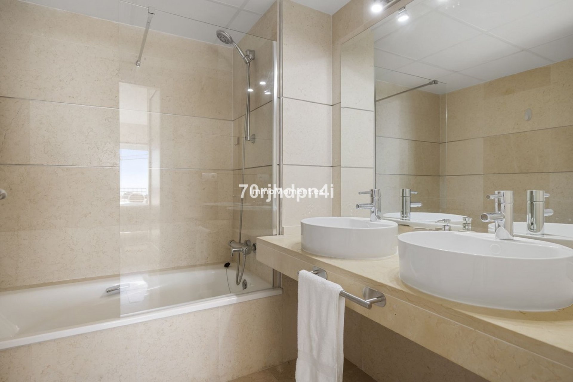 Resale - Apartment - Estepona - Selwo