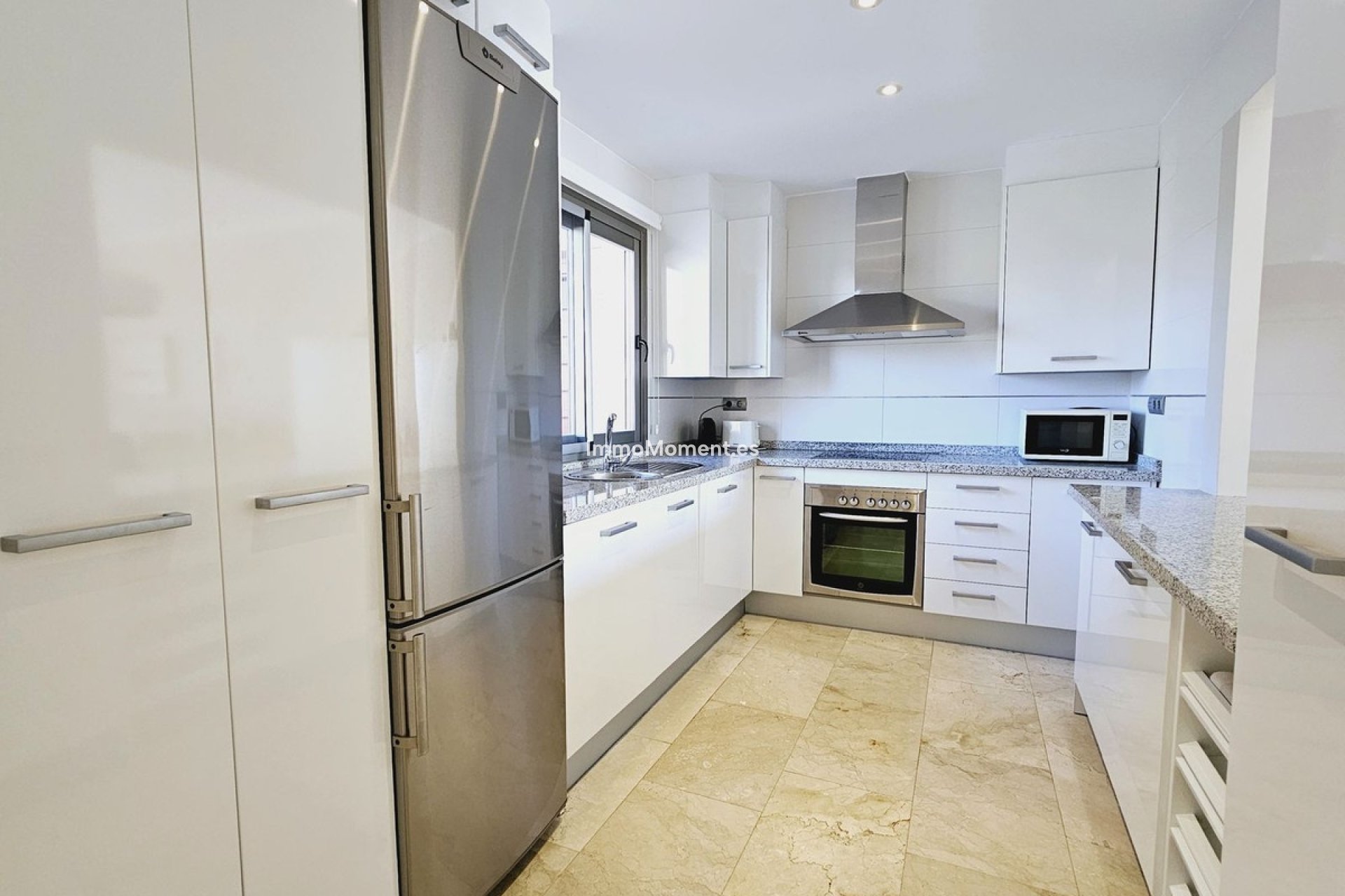 Resale - Apartment - Estepona - Selwo