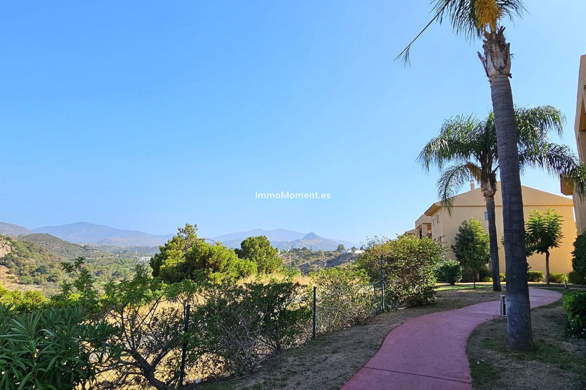 Resale - Apartment - Estepona - Selwo