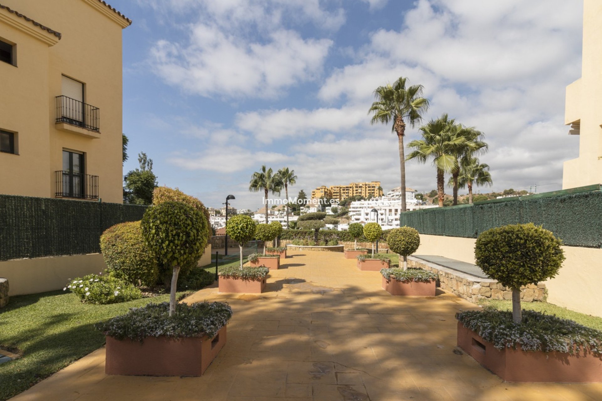 Resale - Apartment - Estepona - Selwo