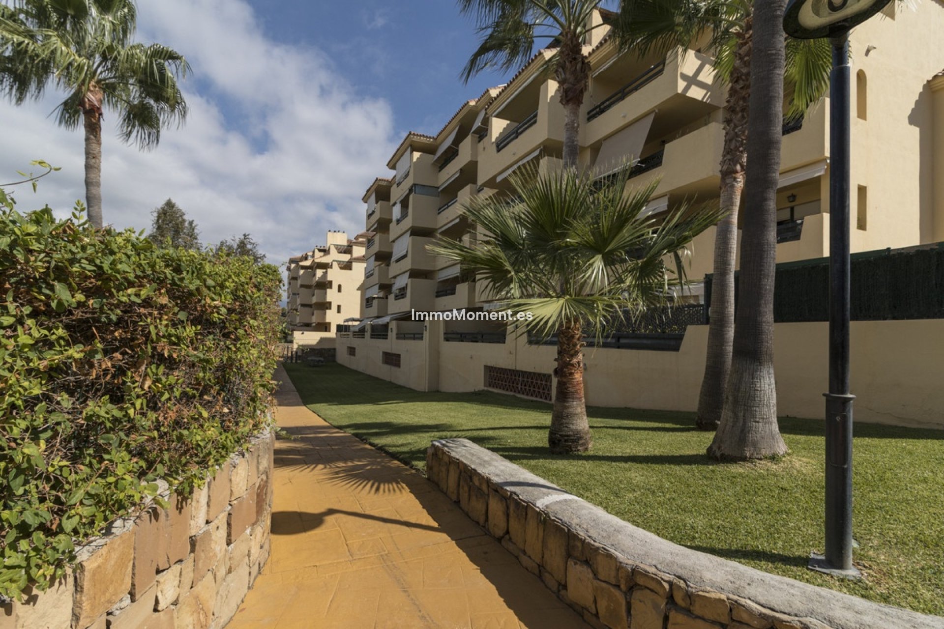 Resale - Apartment - Estepona - Selwo