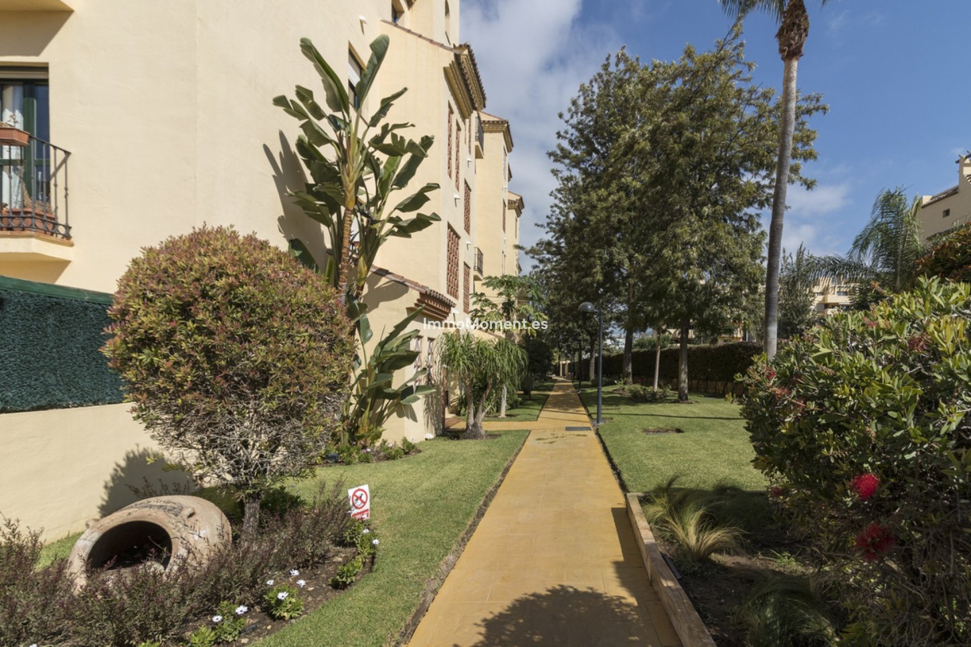 Resale - Apartment - Estepona - Selwo