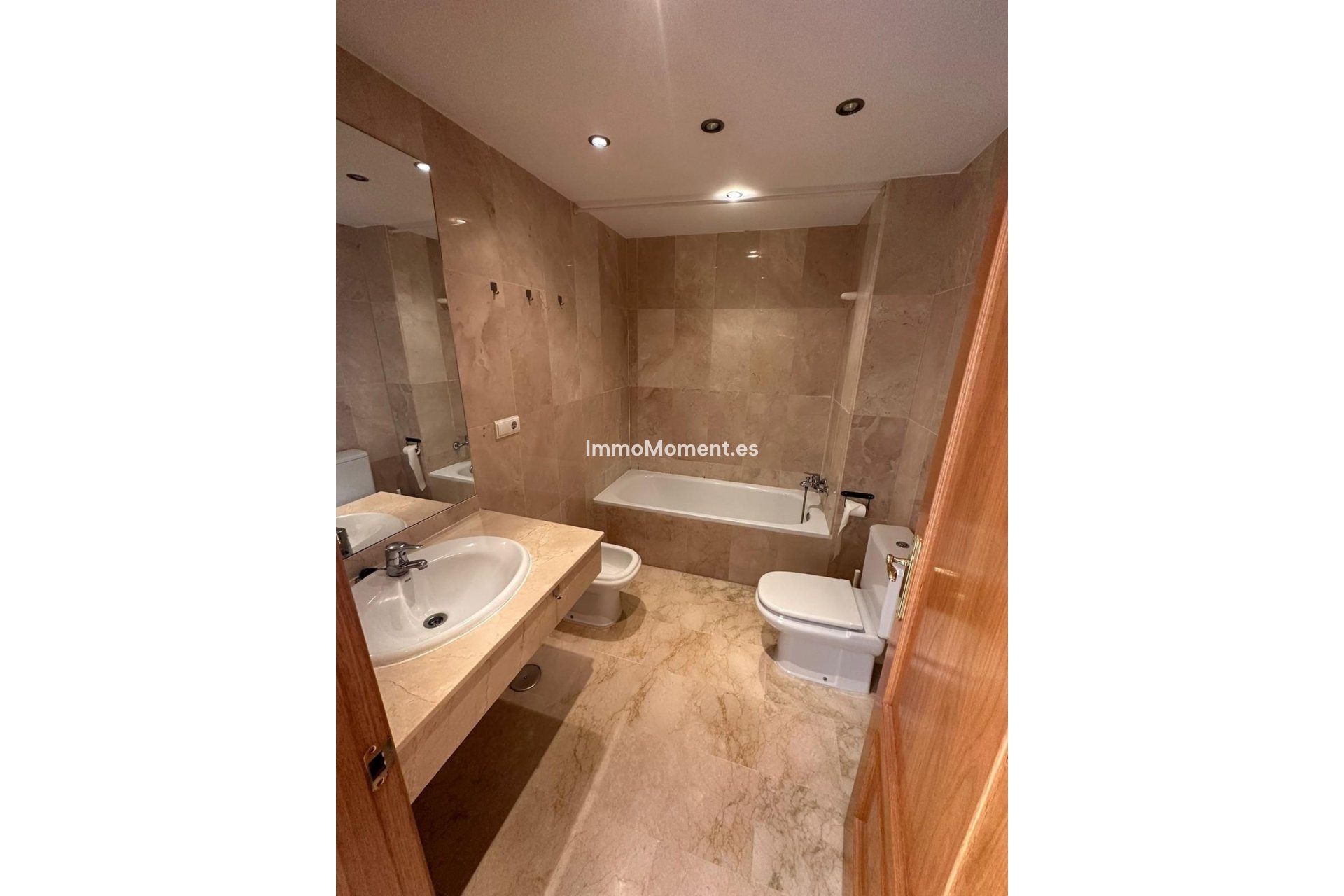 Resale - Apartment - Estepona - Selwo