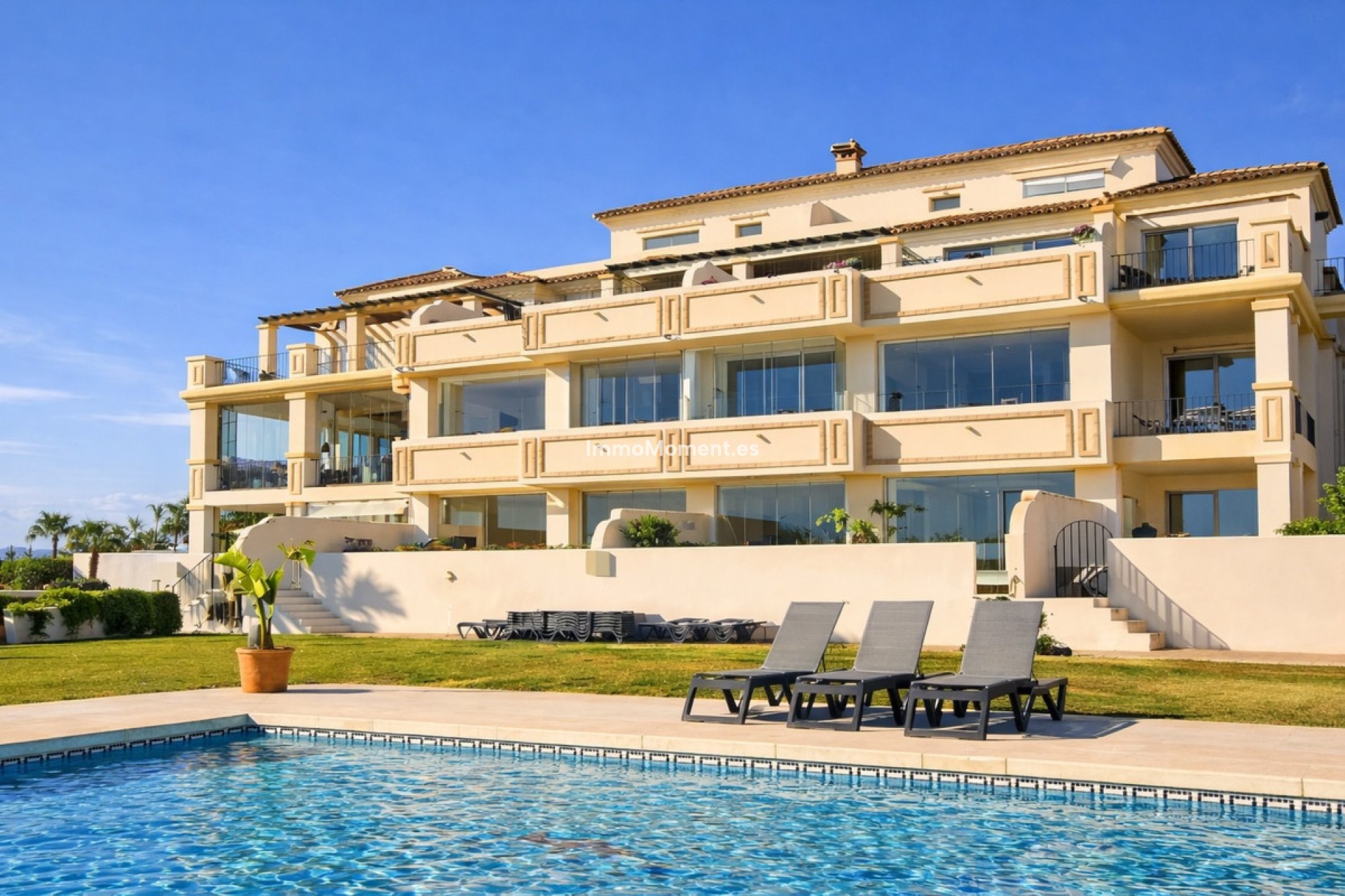 Resale - Apartment - Estepona - Selwo