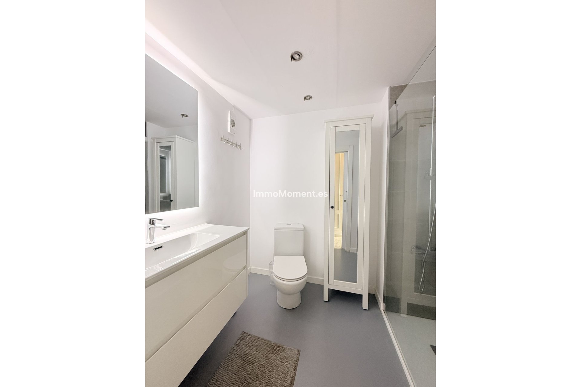 Resale - Apartment - Estepona - Selwo