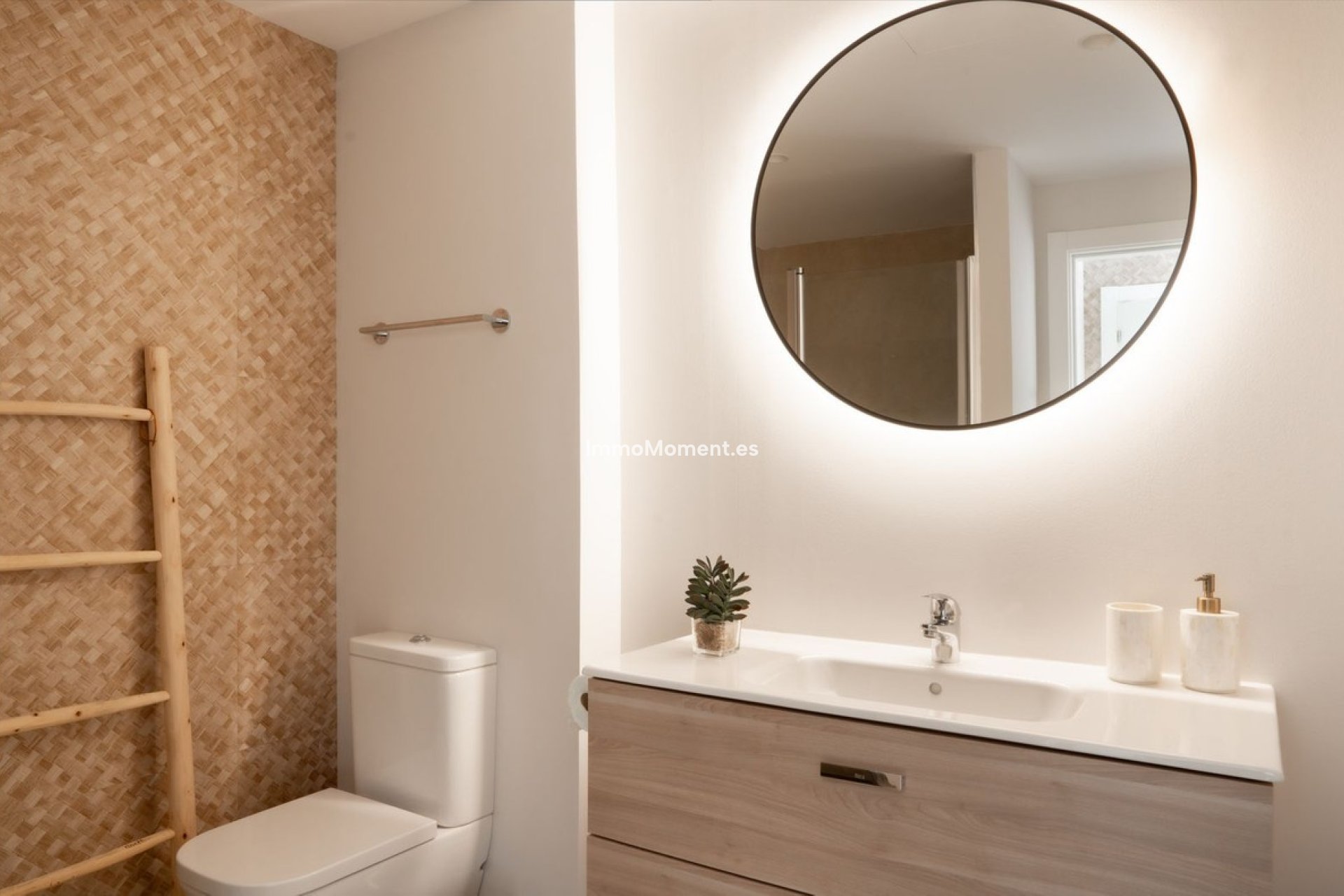 Resale - Apartment - Estepona - Selwo