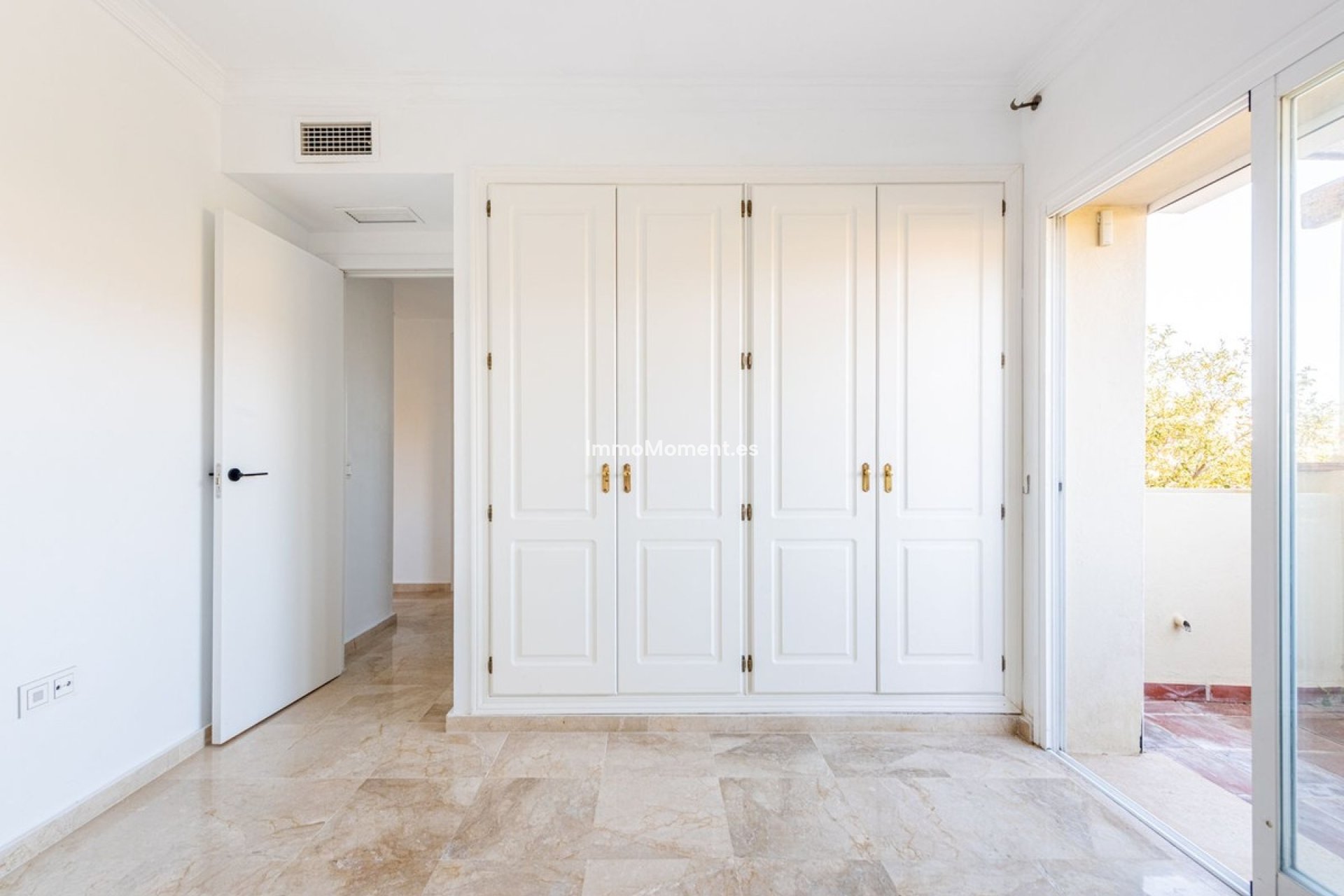 Resale - Apartment - Estepona - Selwo