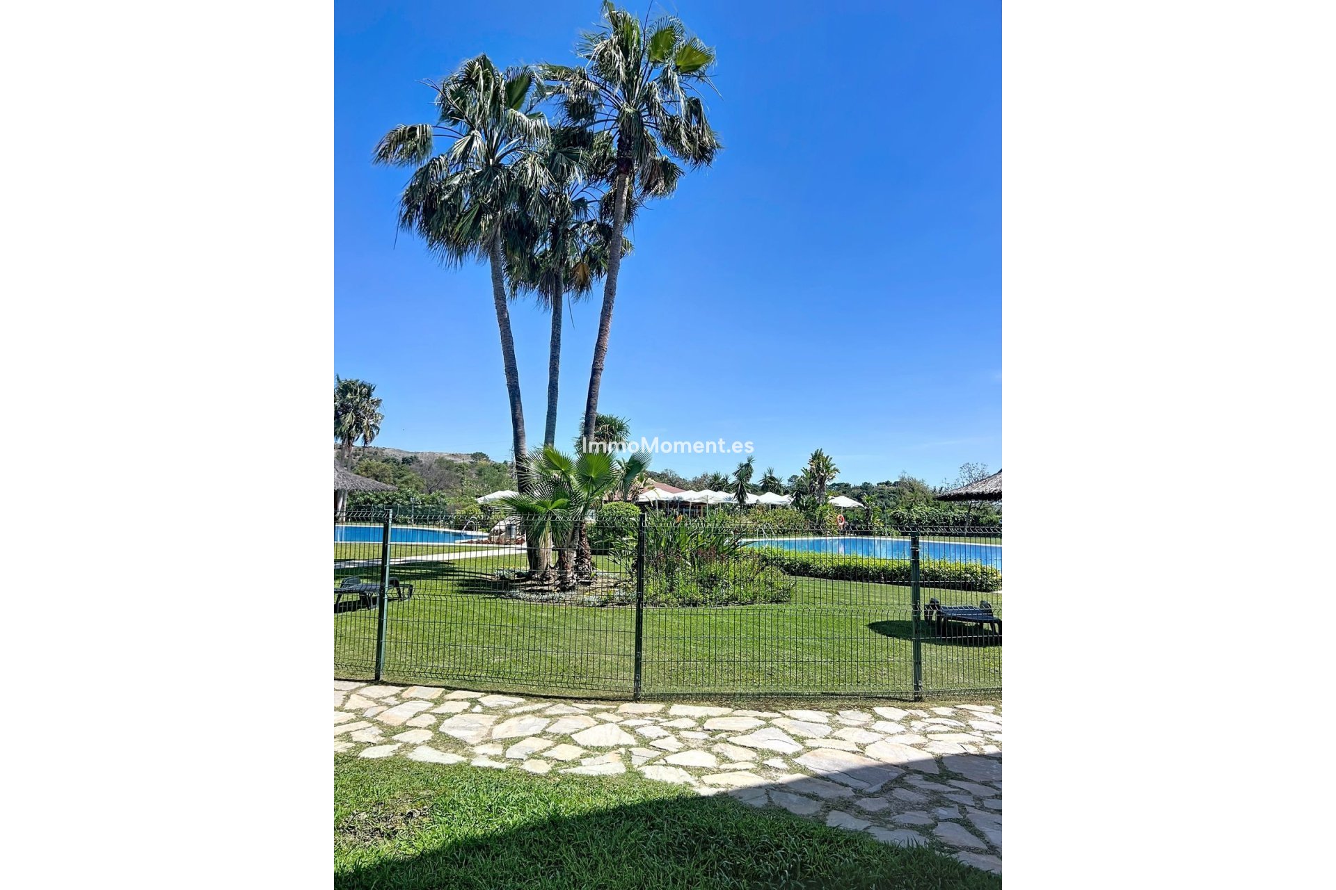 Resale - Apartment - Estepona - Selwo