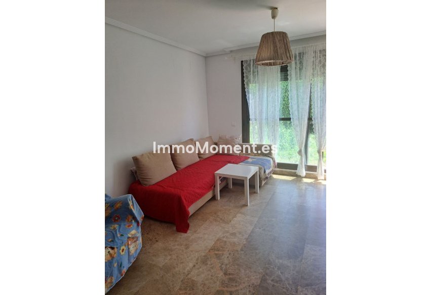 Resale - Apartment - Estepona - Selwo