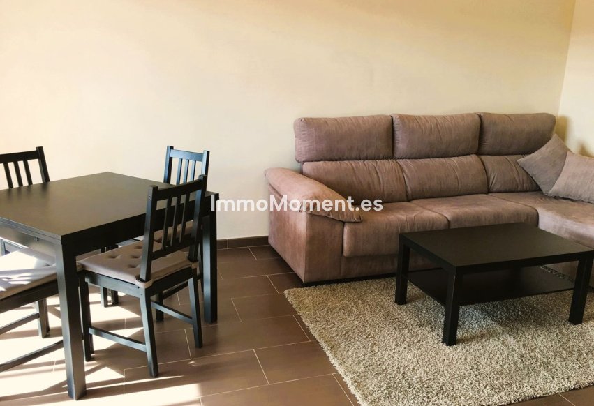 Resale - Apartment - Estepona - Selwo