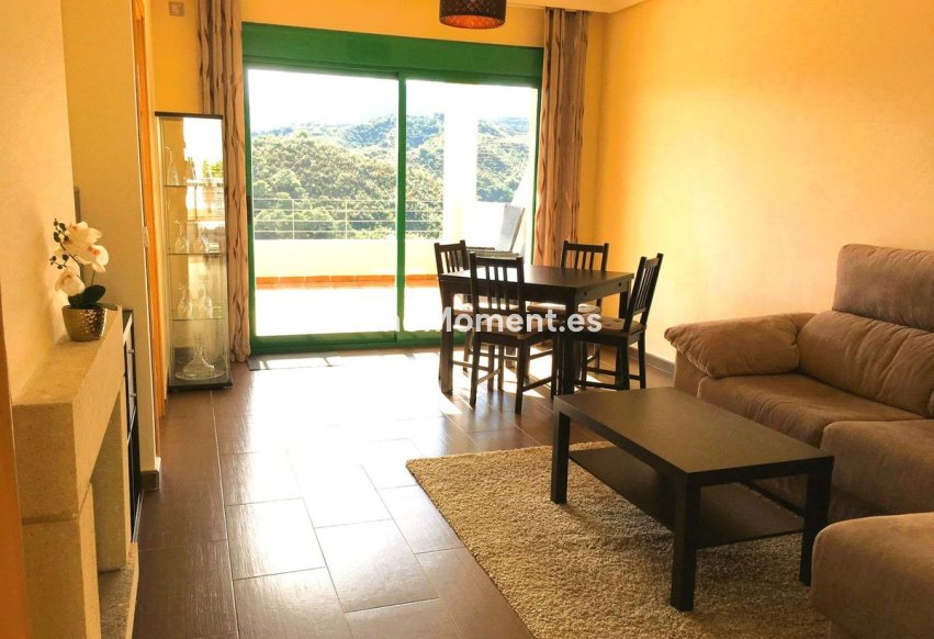 Resale - Apartment - Estepona - Selwo