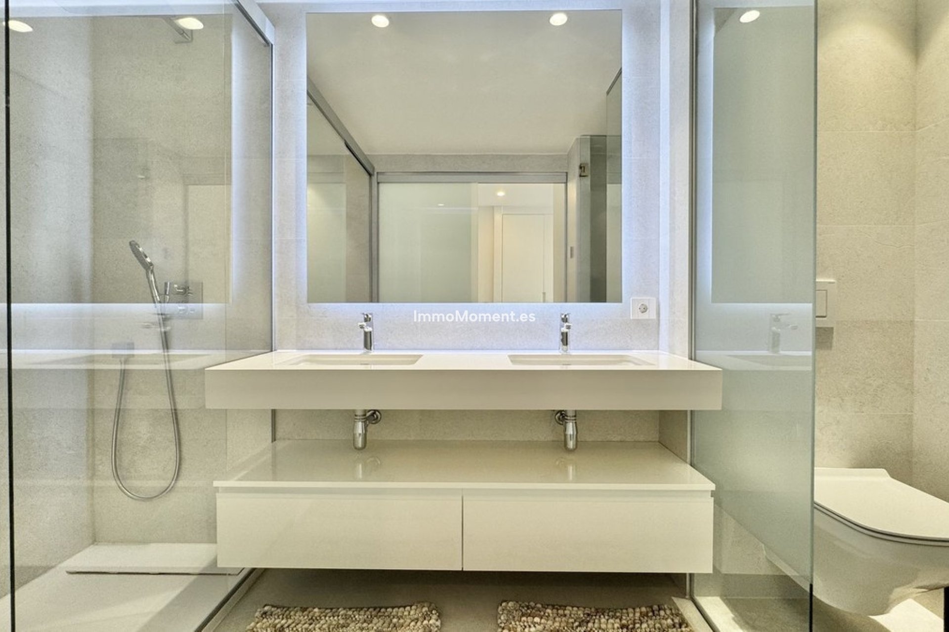 Resale - Apartment - Estepona - Selwo