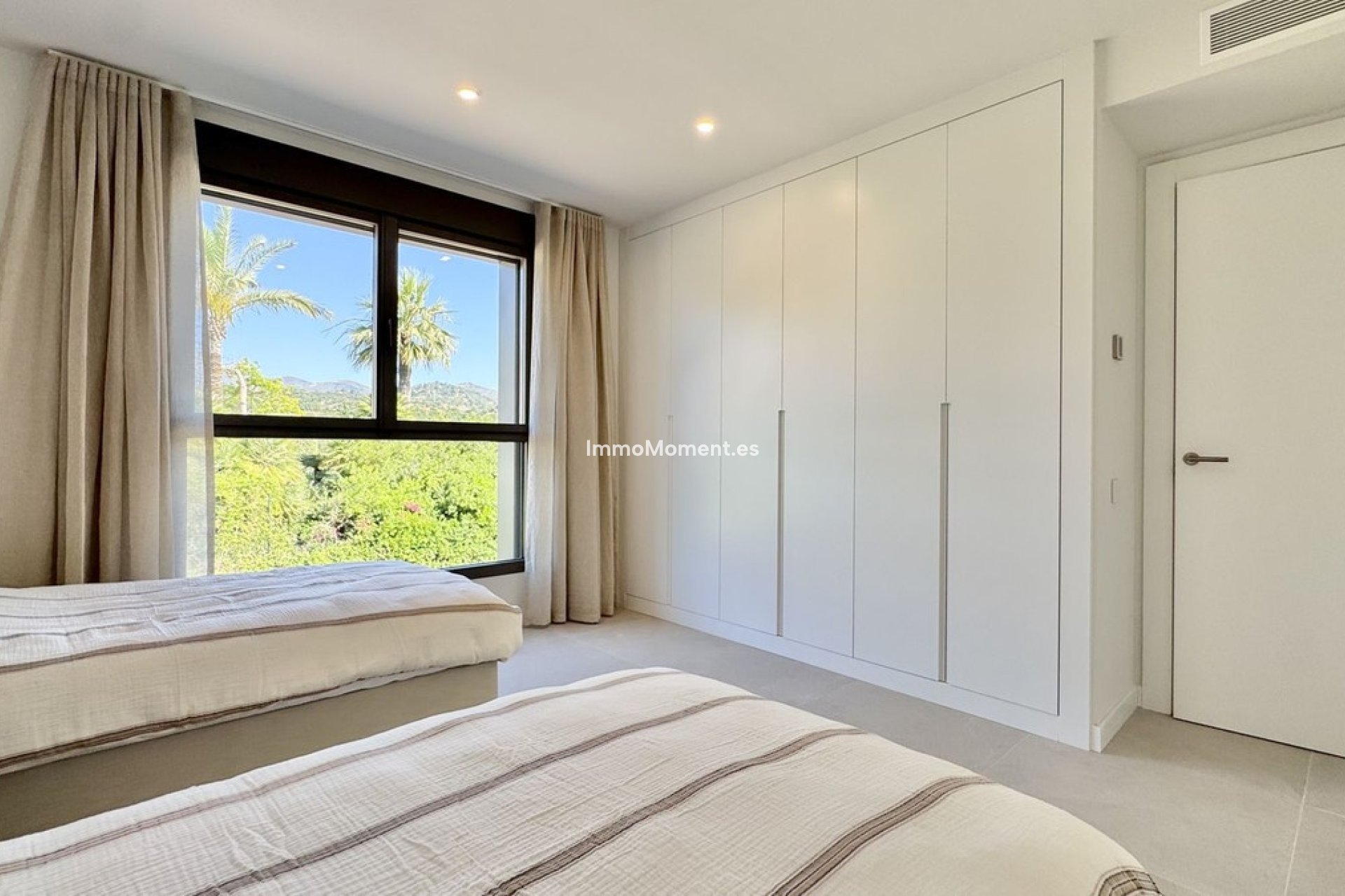 Resale - Apartment - Estepona - Selwo