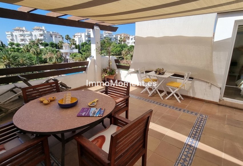 Resale - Apartment - Estepona - Selwo
