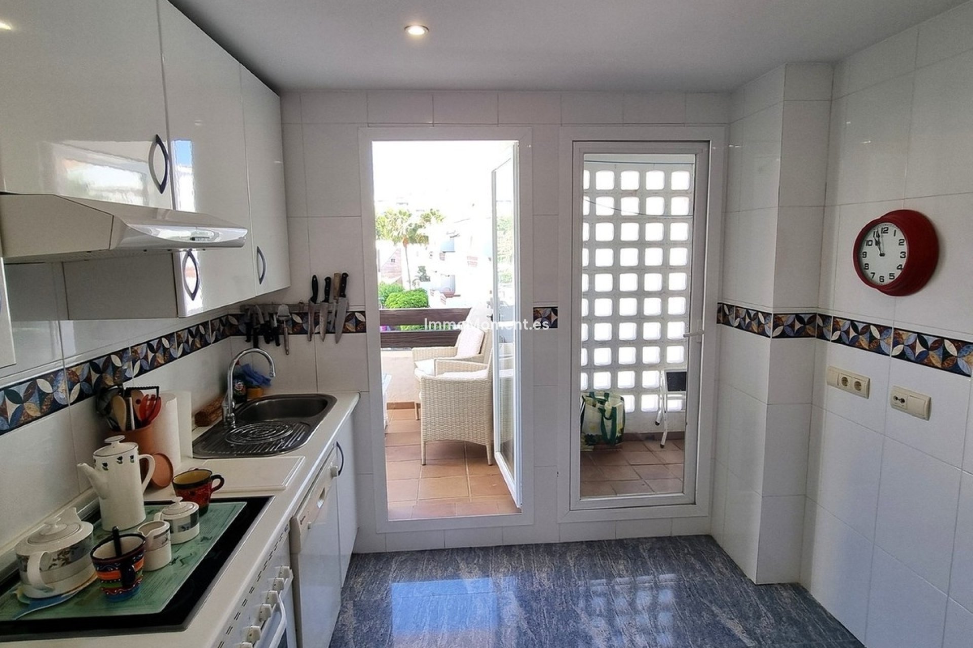 Resale - Apartment - Estepona - Selwo