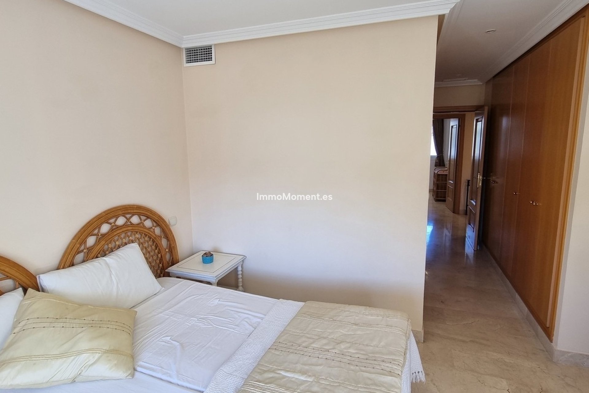 Resale - Apartment - Estepona - Selwo