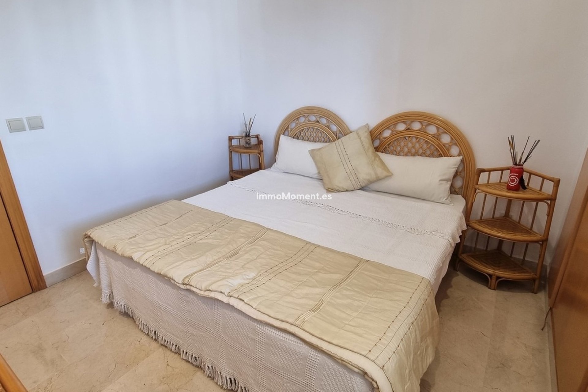 Resale - Apartment - Estepona - Selwo