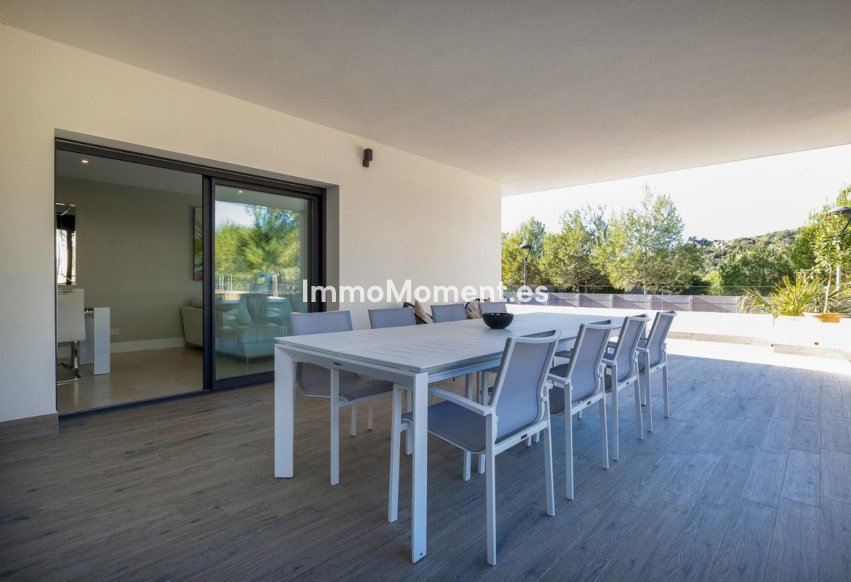 Resale - Apartment - Estepona - Selwo