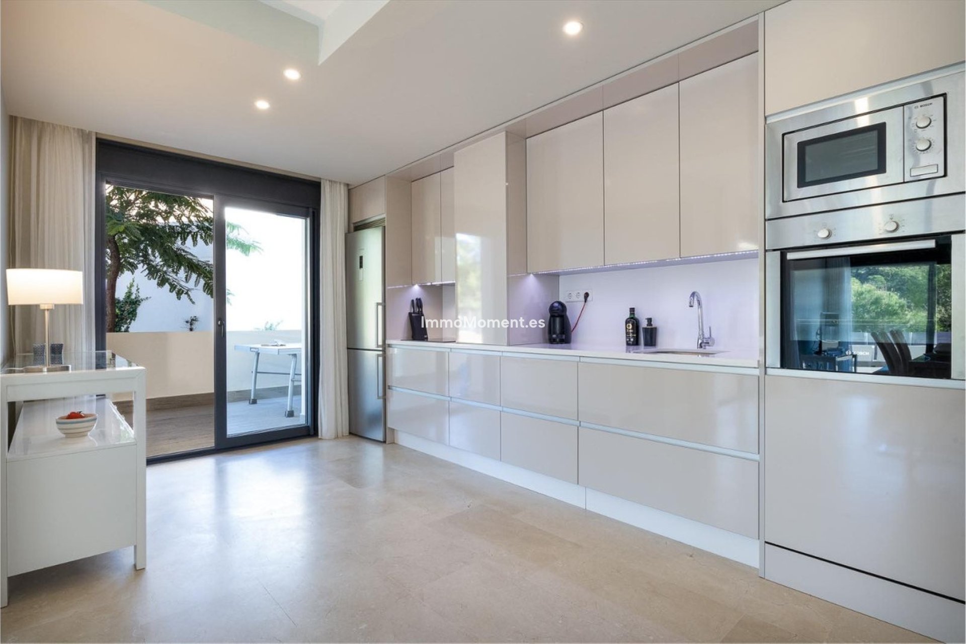 Resale - Apartment - Estepona - Selwo