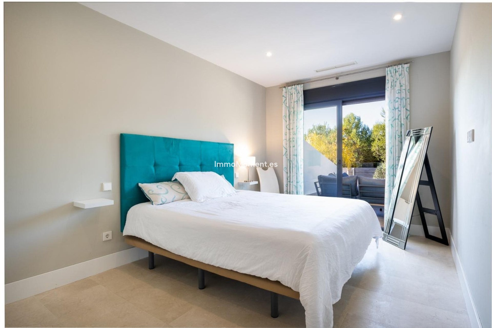 Resale - Apartment - Estepona - Selwo