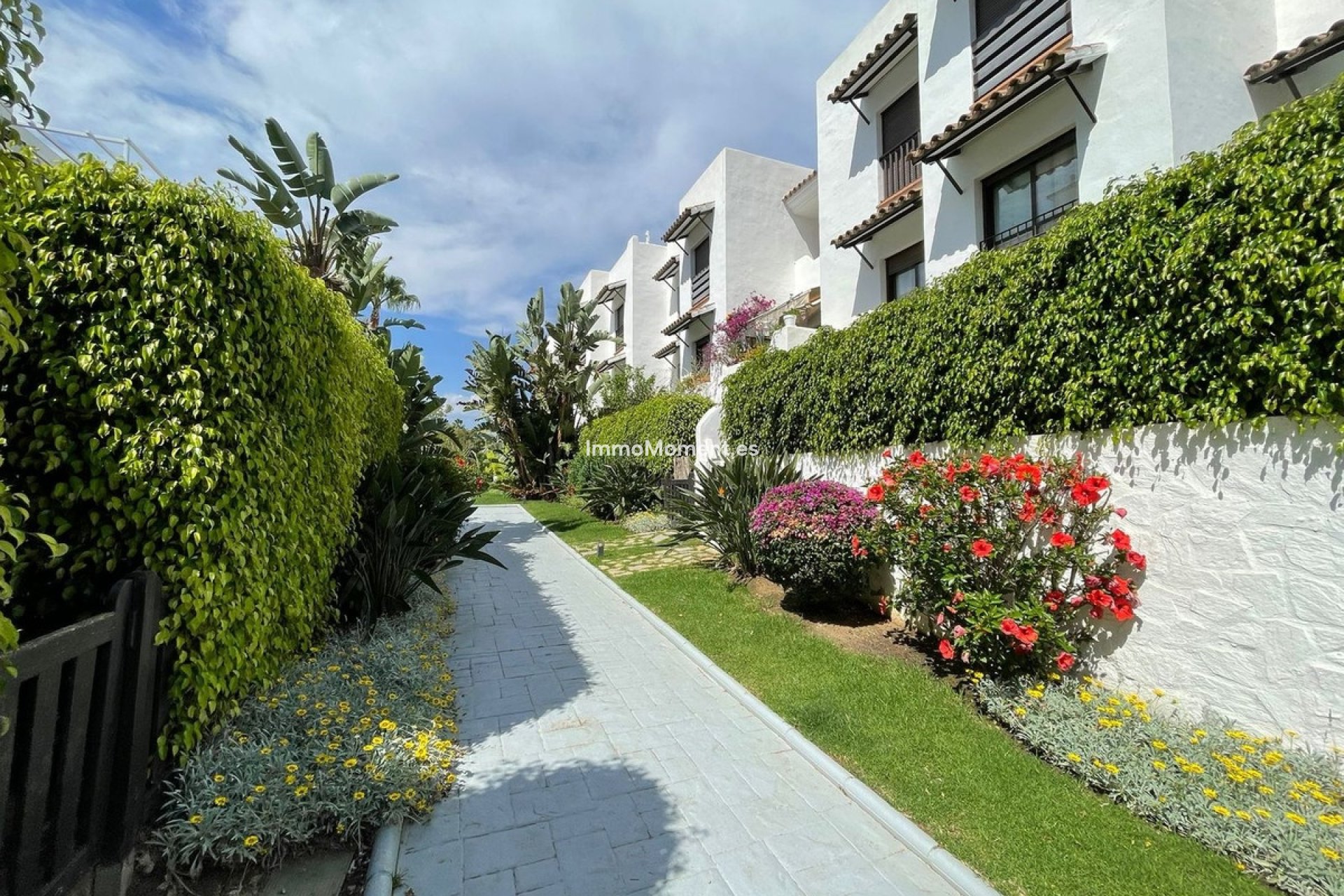 Resale - Apartment - Estepona - Selwo