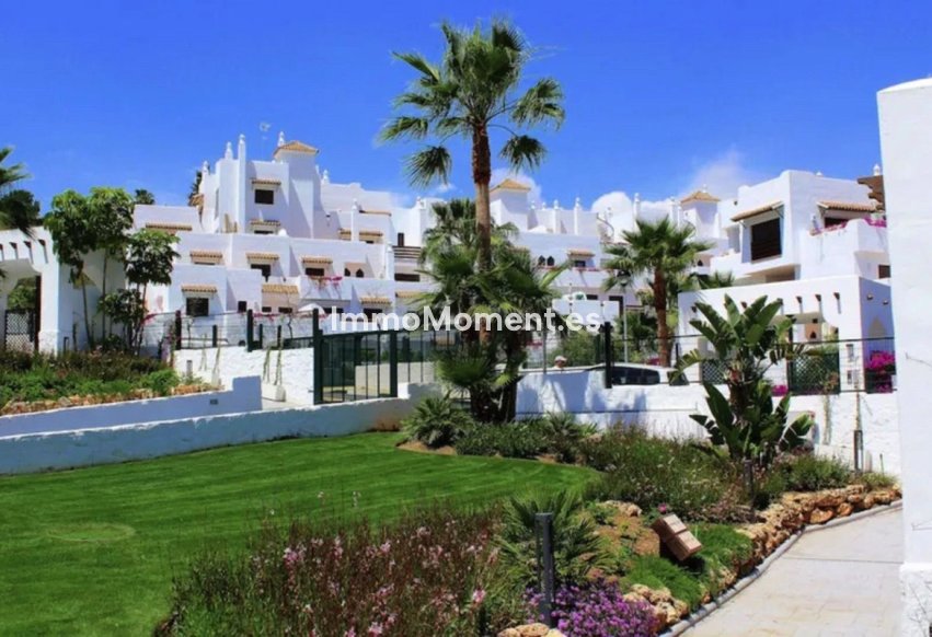 Resale - Apartment - Estepona - Selwo