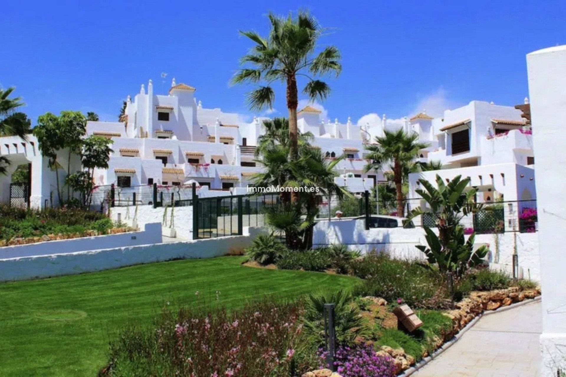 Resale - Apartment - Estepona - Selwo