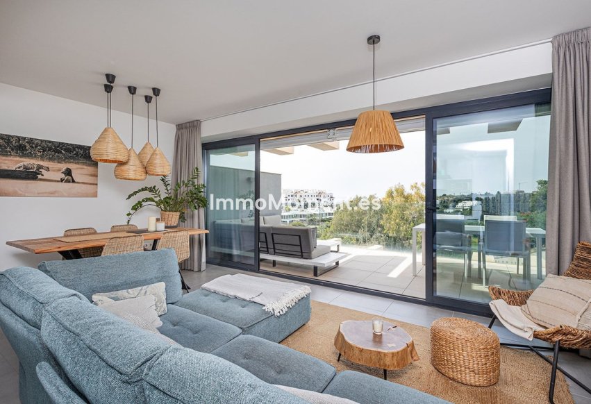 Resale - Apartment - Estepona - Selwo