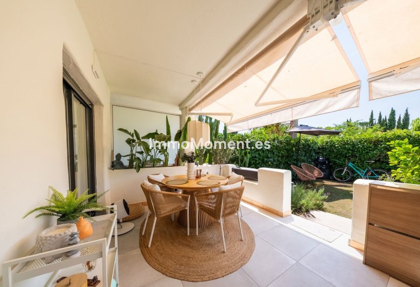 Resale - Apartment - Estepona - Selwo