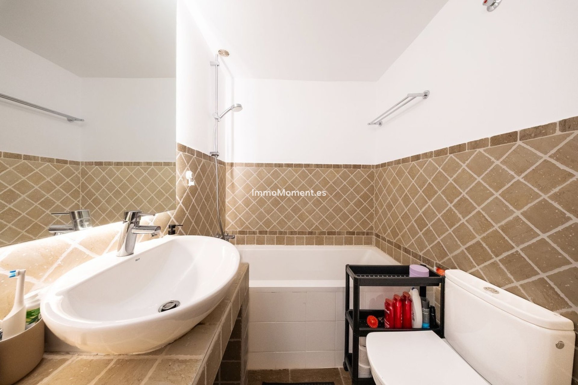 Resale - Apartment - Estepona - Selwo