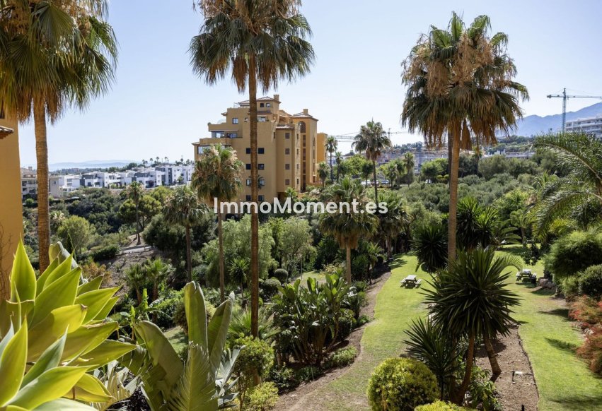 Resale - Apartment - Estepona - Selwo