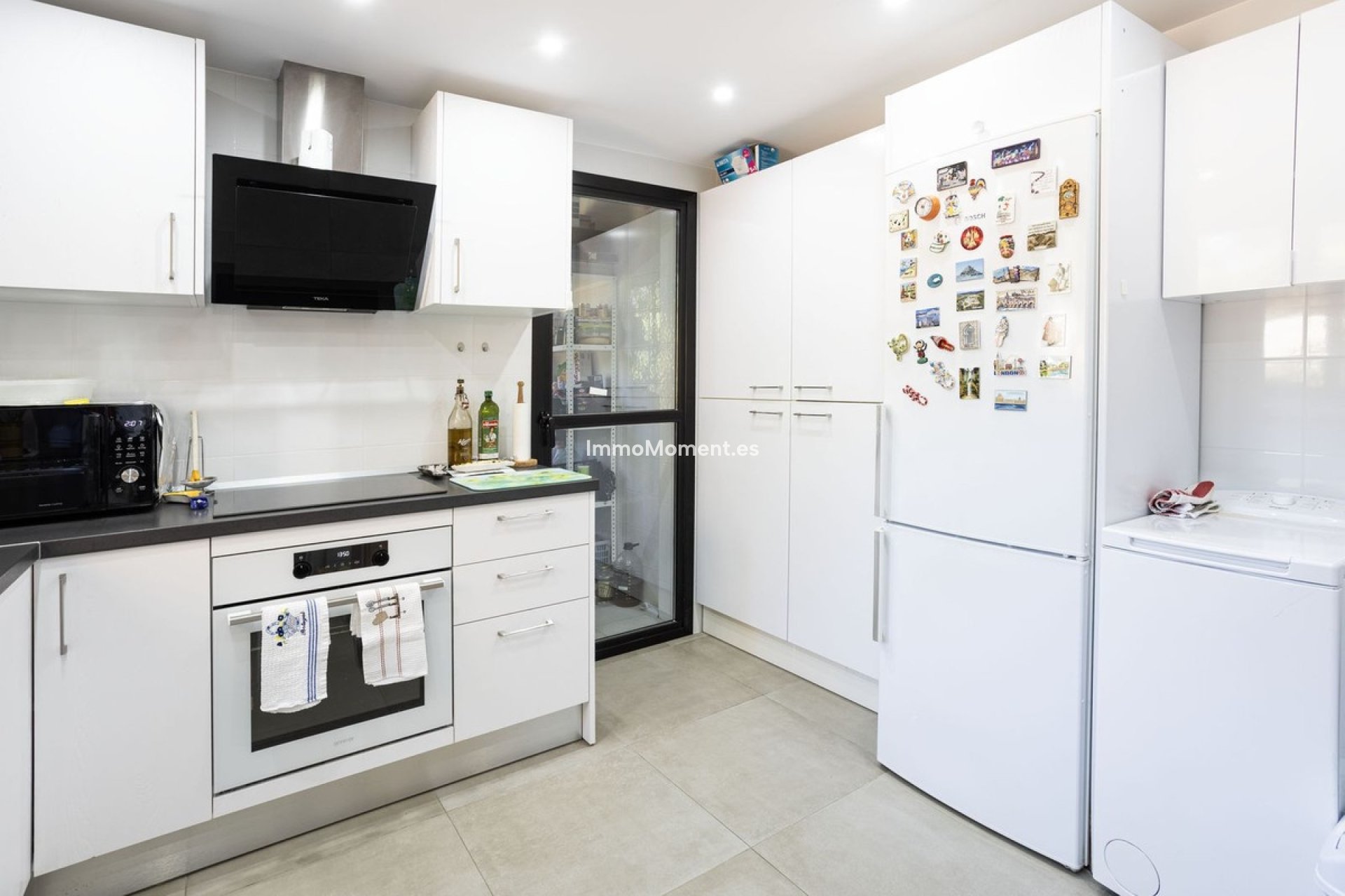 Resale - Apartment - Estepona - Selwo