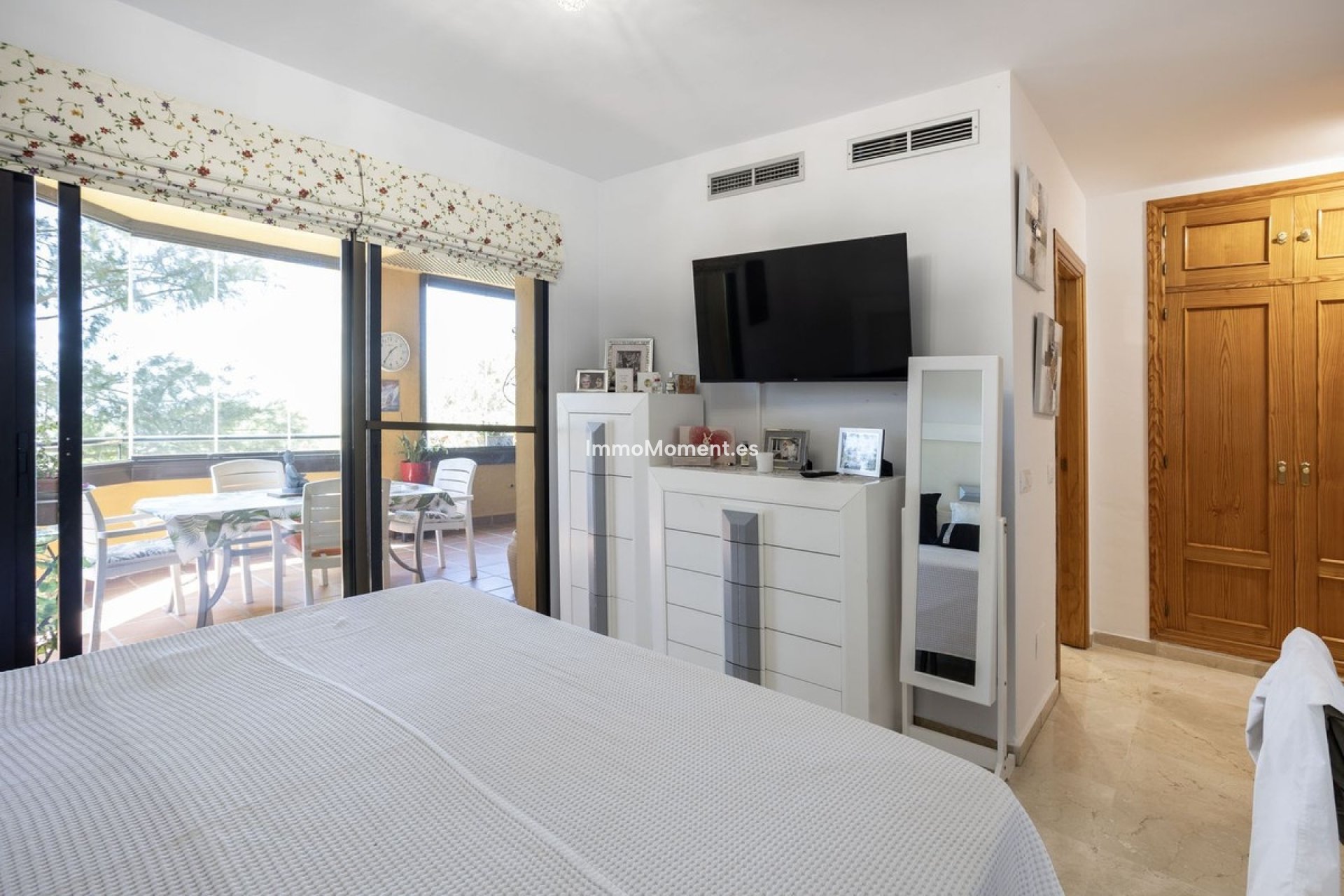 Resale - Apartment - Estepona - Selwo