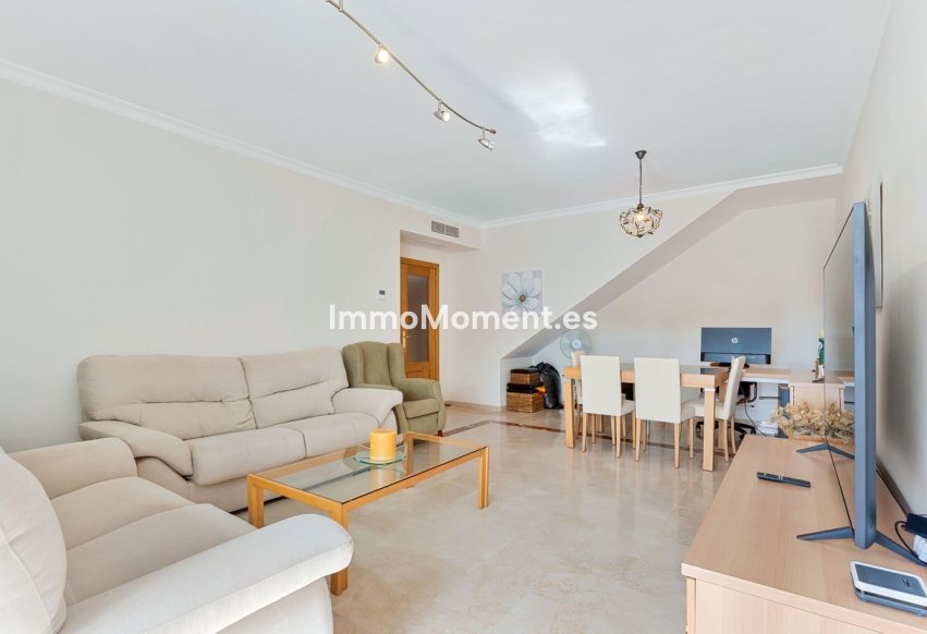 Resale - Apartment - Estepona - Selwo