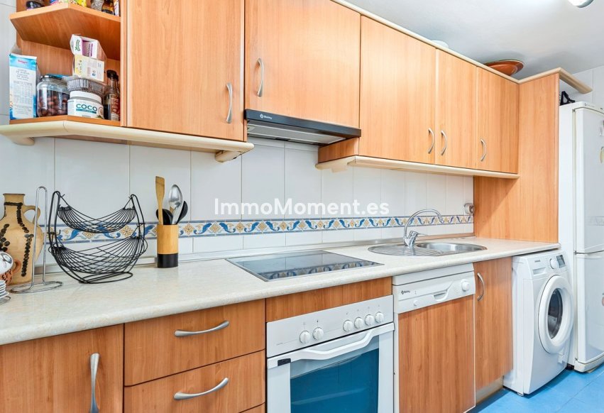 Resale - Apartment - Estepona - Selwo