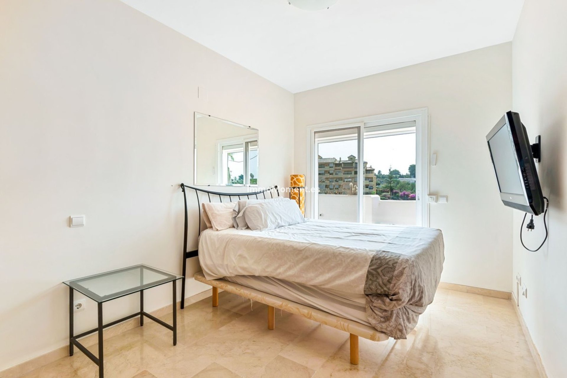 Resale - Apartment - Estepona - Selwo
