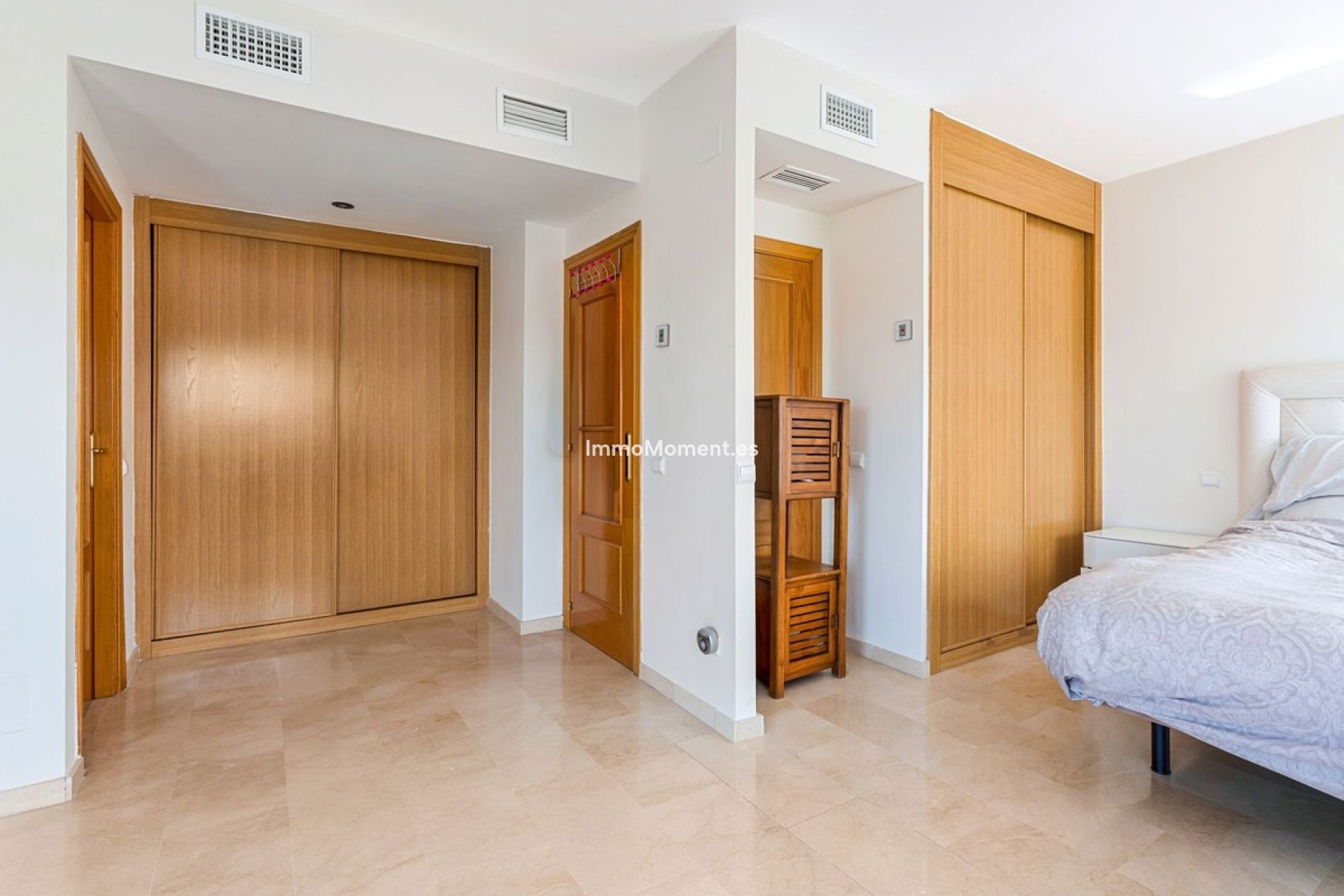 Resale - Apartment - Estepona - Selwo