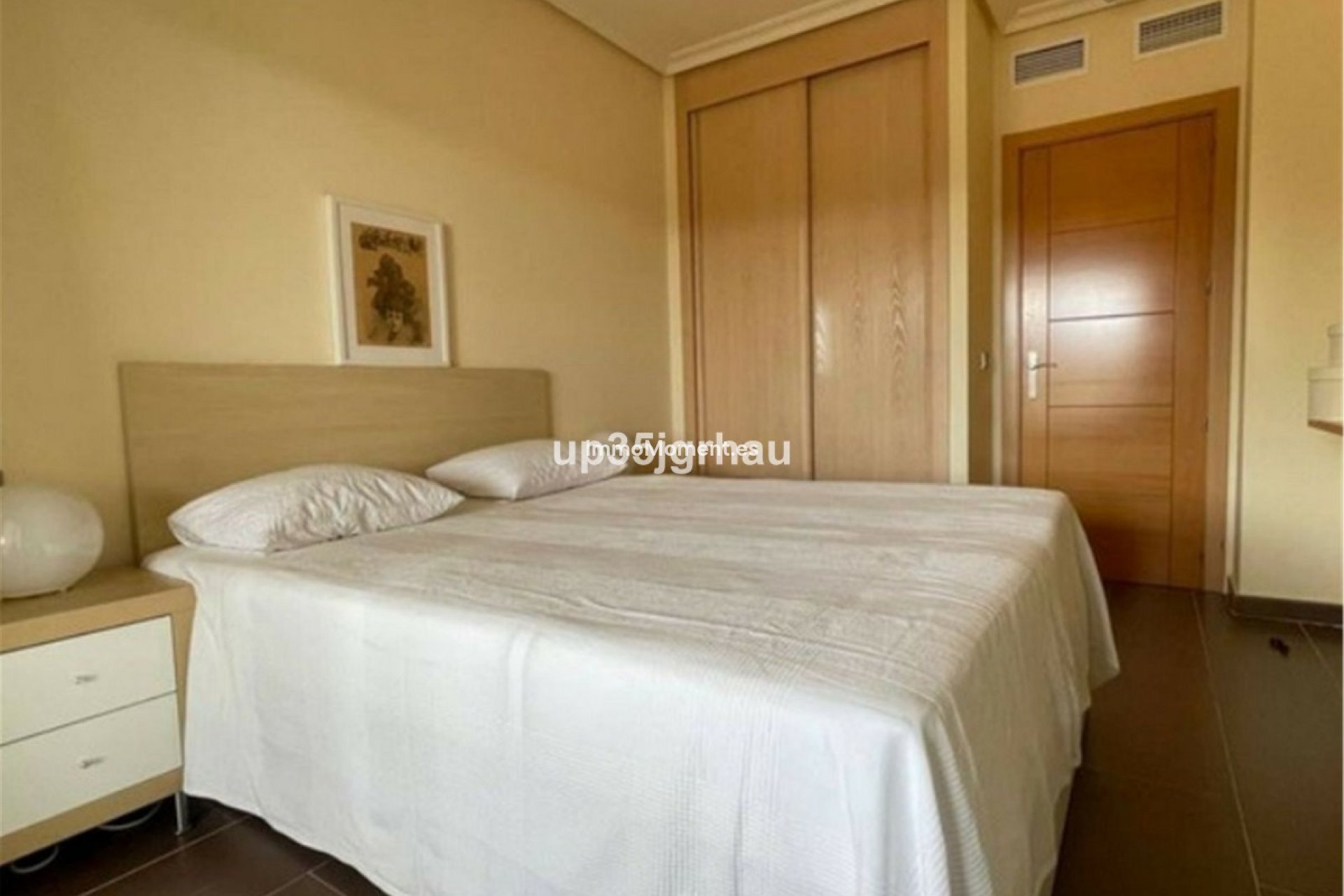 Resale - Apartment - Estepona - Selwo
