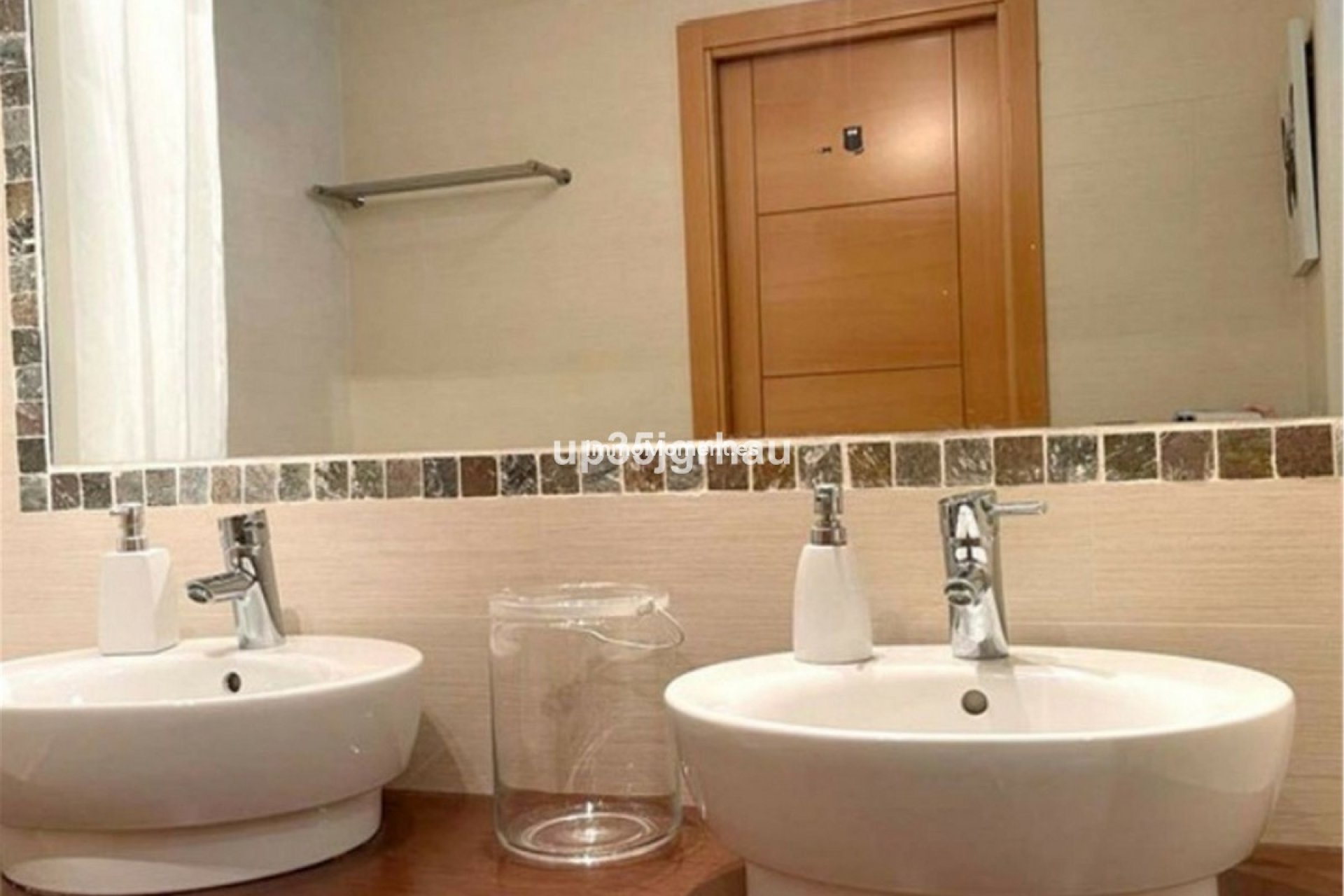 Resale - Apartment - Estepona - Selwo