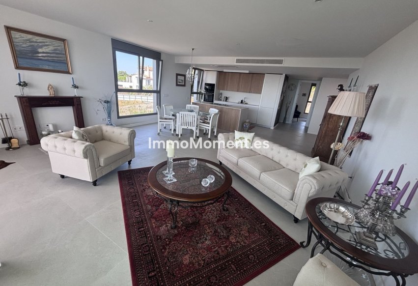 Resale - Apartment - Estepona - Selwo