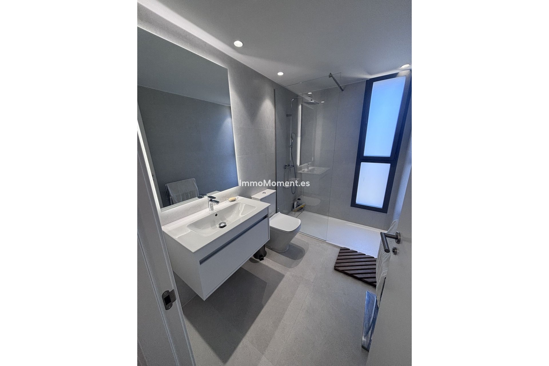 Resale - Apartment - Estepona - Selwo