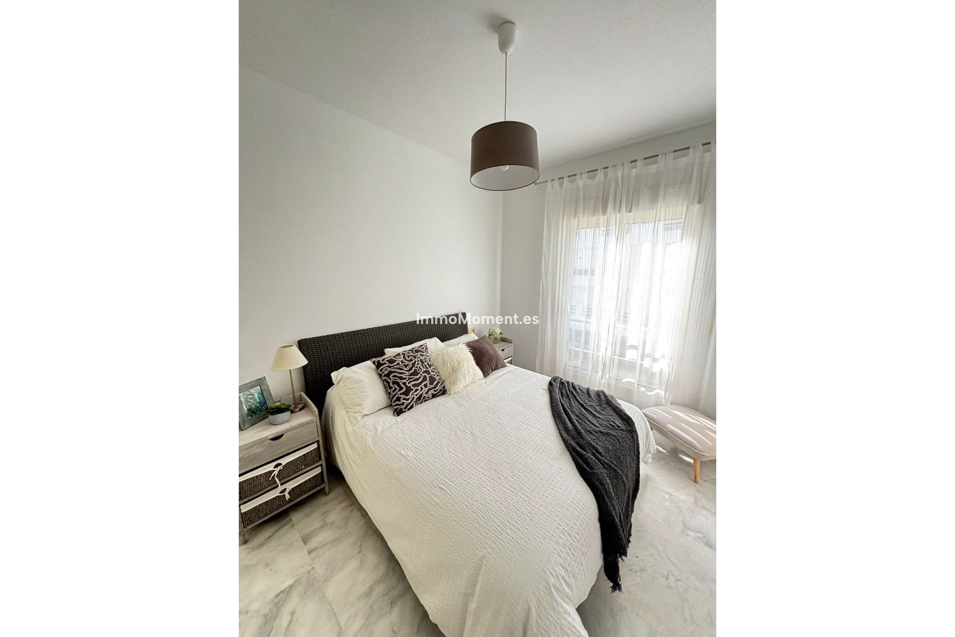 Resale - Apartment - Estepona - Valle Romano