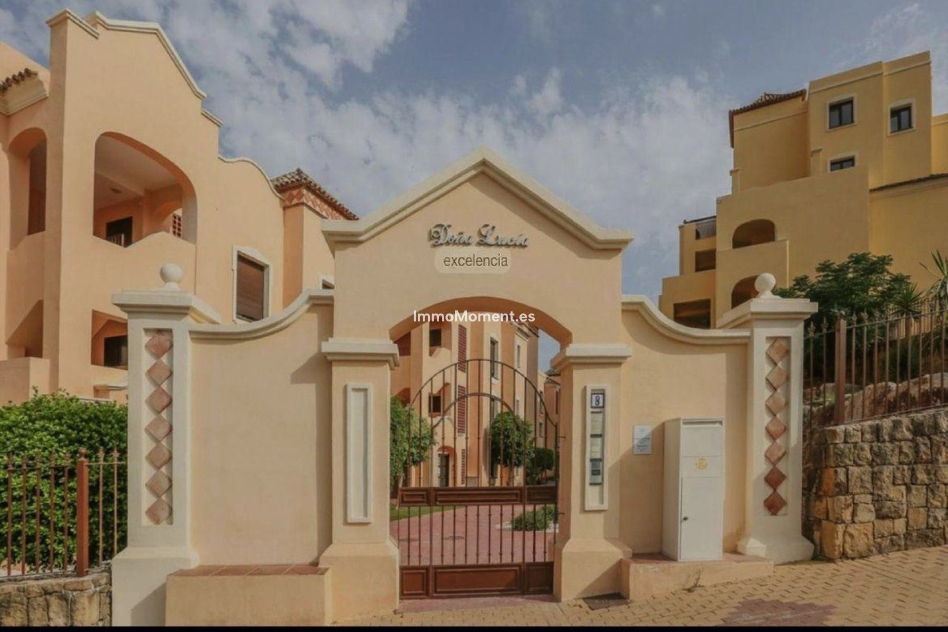 Resale - Apartment - Estepona - Valle Romano