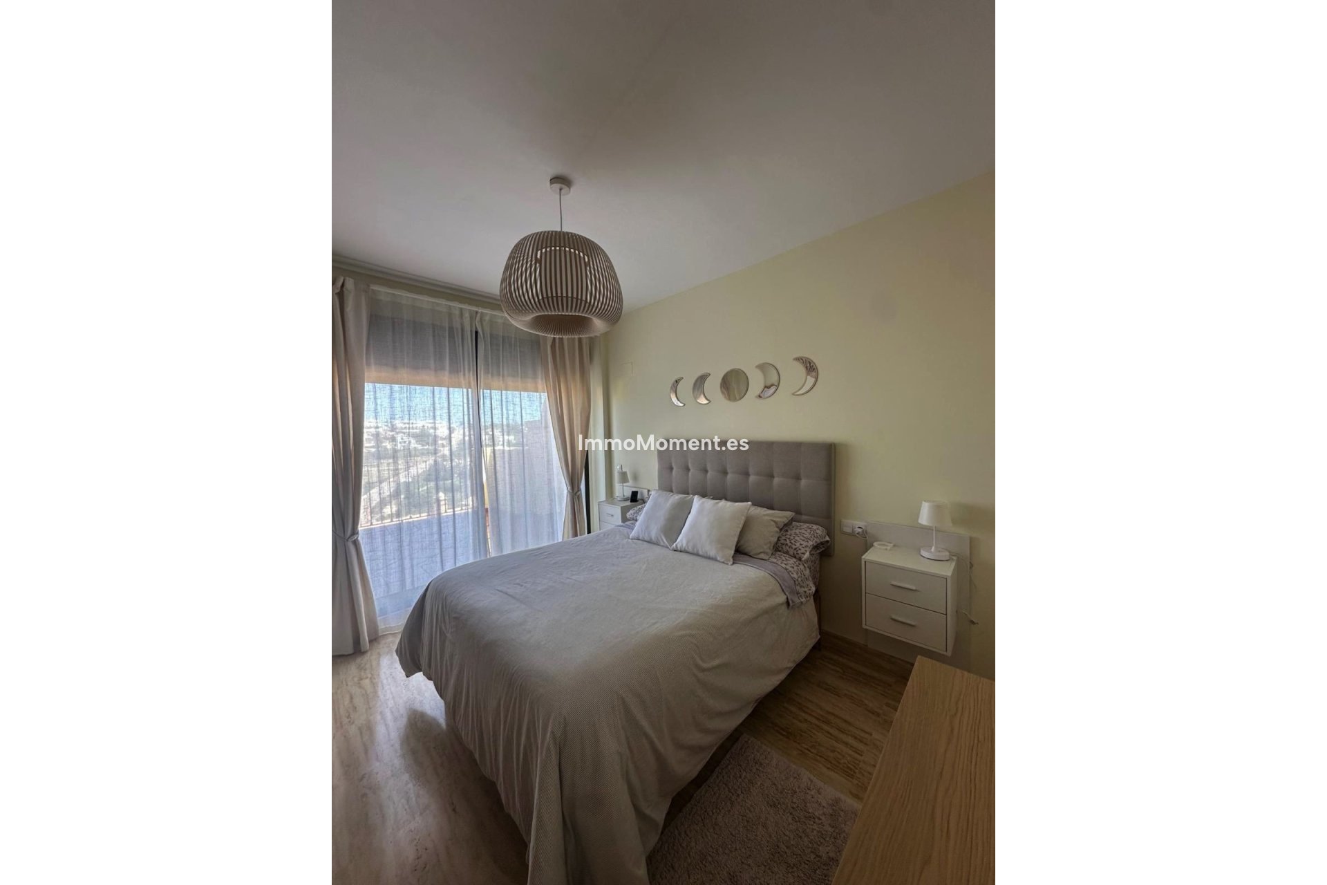 Resale - Apartment - Estepona - Valle Romano