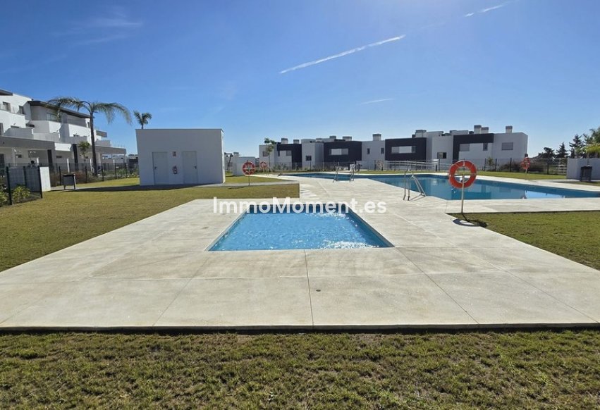 Resale - Apartment - Estepona - Valle Romano