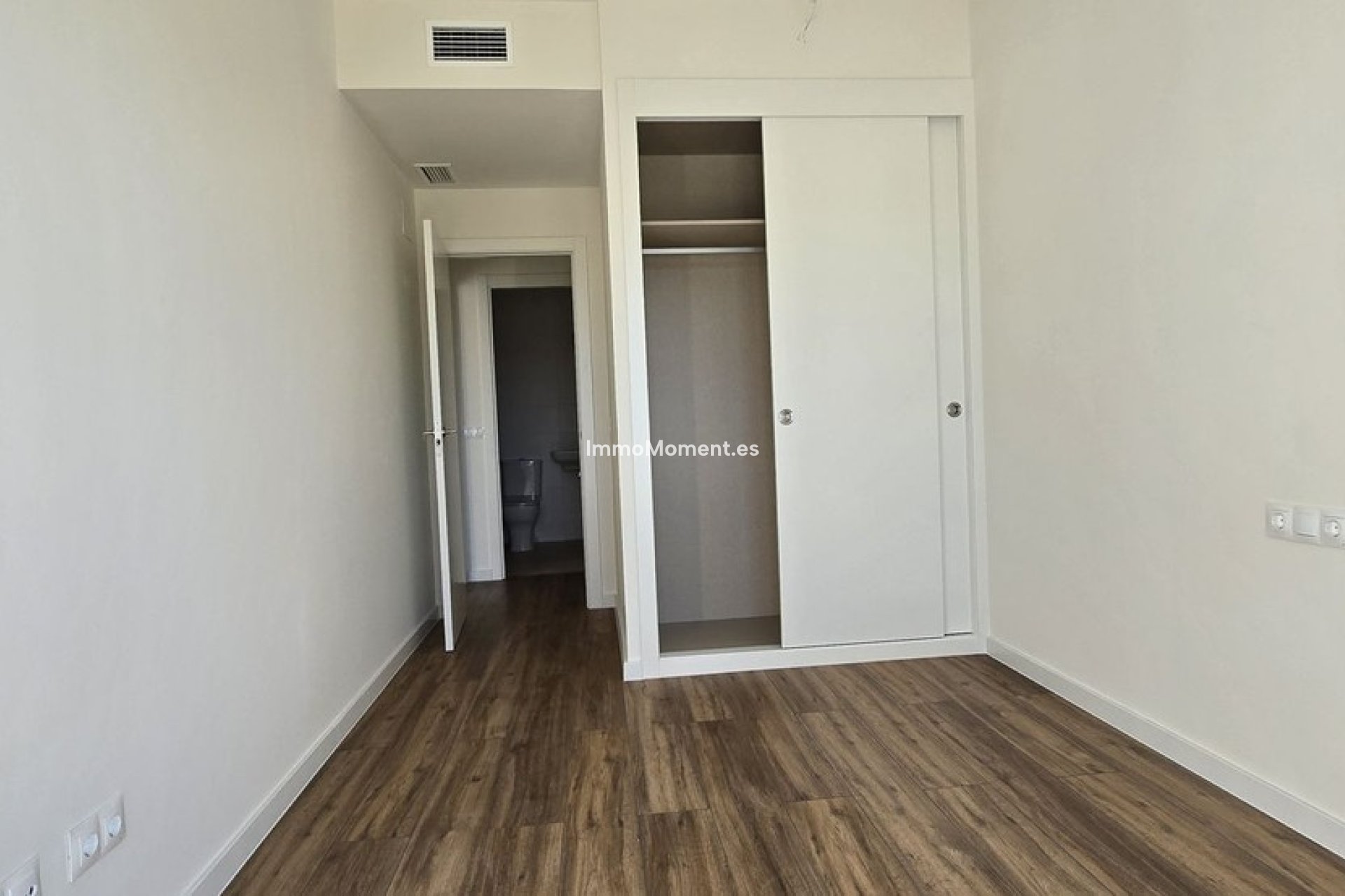 Resale - Apartment - Estepona - Valle Romano