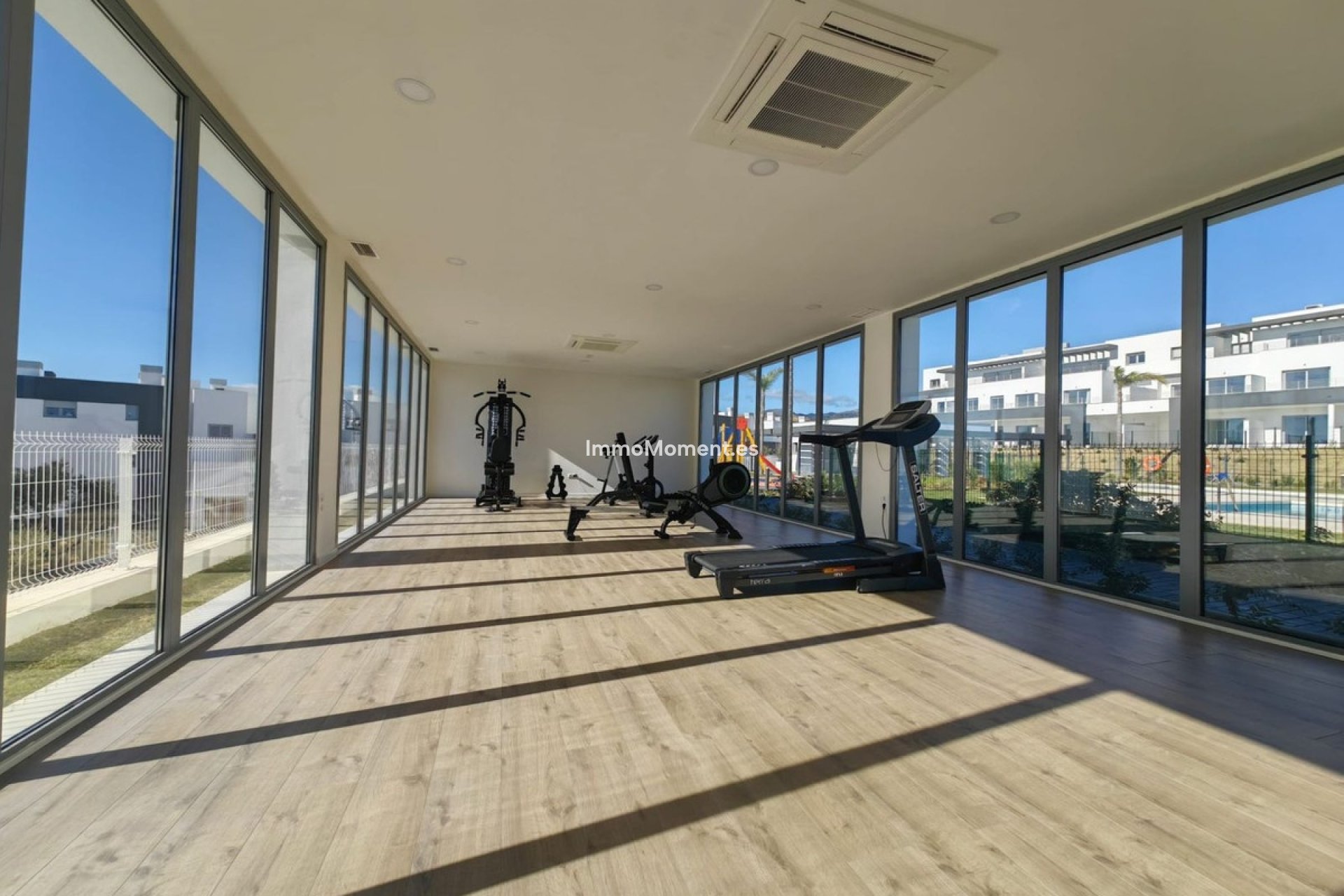 Resale - Apartment - Estepona - Valle Romano